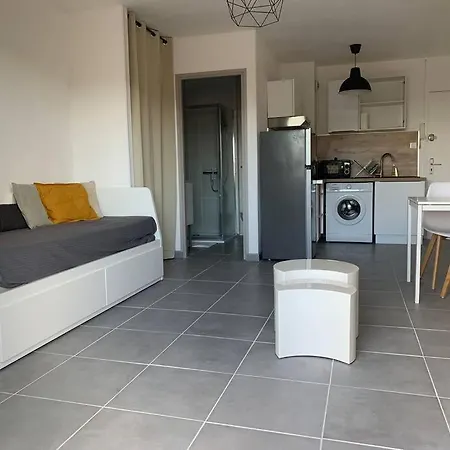 Apartment Proche De La Et Du Centre